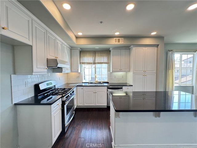 49 Spanish Lace, Irvine, CA 92620
