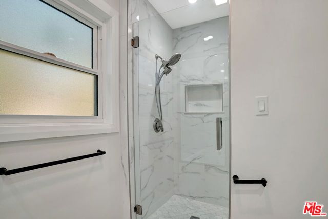 23153 Gonzales Drive, Woodland Hills (los Angeles), CA 91367