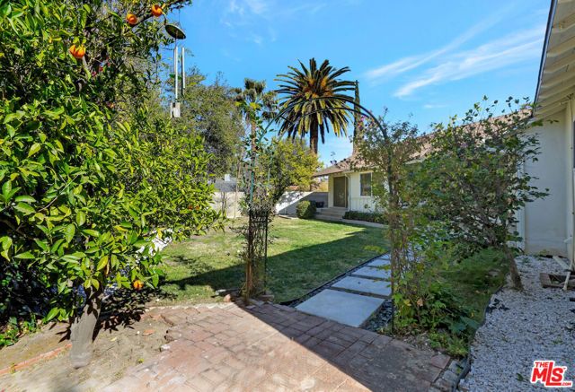 23153 Gonzales Drive, Woodland Hills (los Angeles), CA 91367