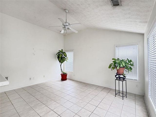 902 Conners Cove, Lawrenceville, GA 30044