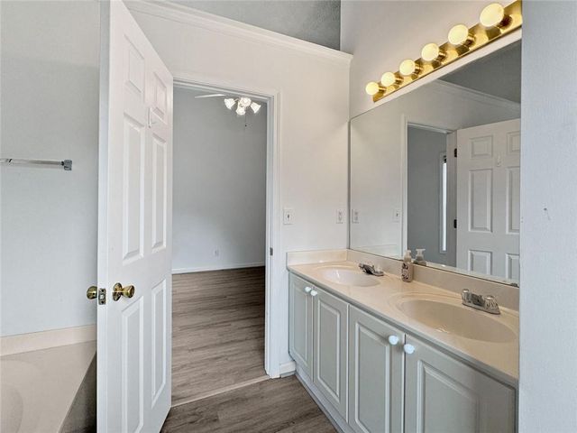 902 Conners Cove, Lawrenceville, GA 30044