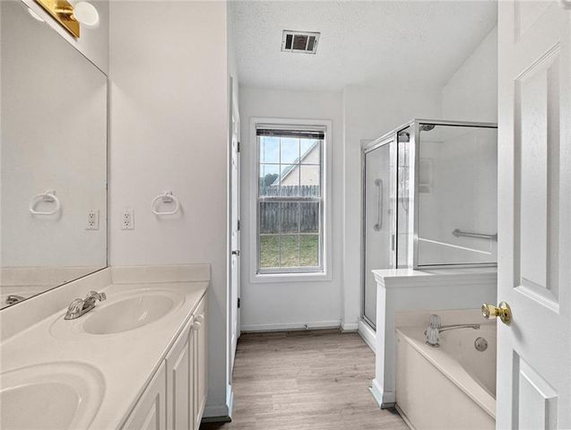 902 Conners Cove, Lawrenceville, GA 30044