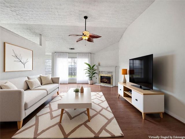 902 Conners Cove, Lawrenceville, GA 30044