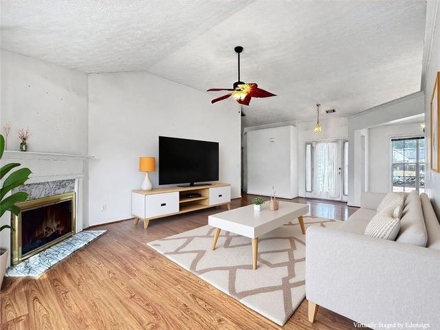 902 Conners Cove, Lawrenceville, GA 30044