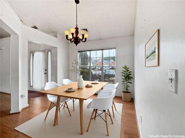 902 Conners Cove, Lawrenceville, GA 30044