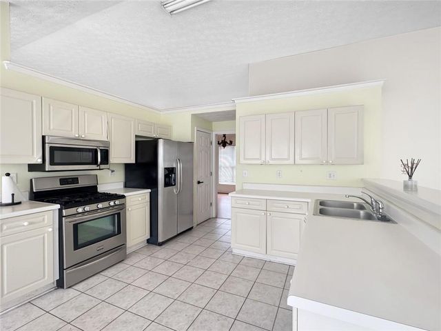 902 Conners Cove, Lawrenceville, GA 30044