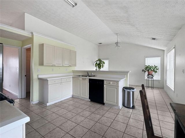 902 Conners Cove, Lawrenceville, GA 30044