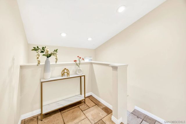 6992 Camino Degrazia, San Diego, CA 92111