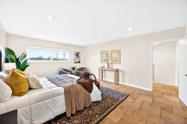 6992 Camino Degrazia, San Diego, CA 92111