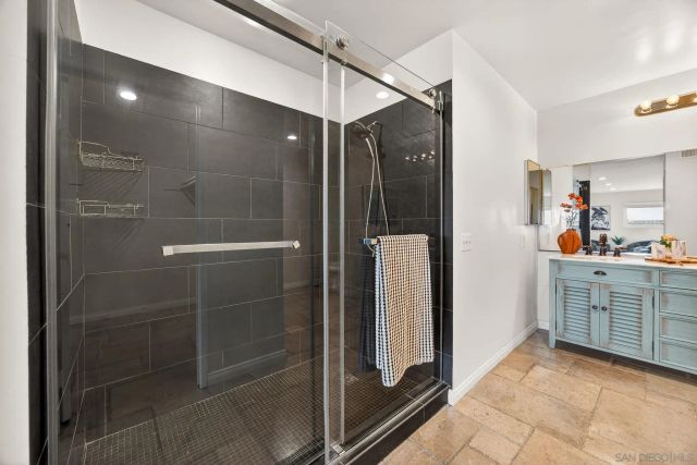 6992 Camino Degrazia, San Diego, CA 92111