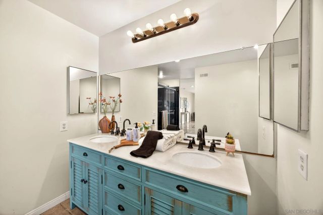 6992 Camino Degrazia, San Diego, CA 92111