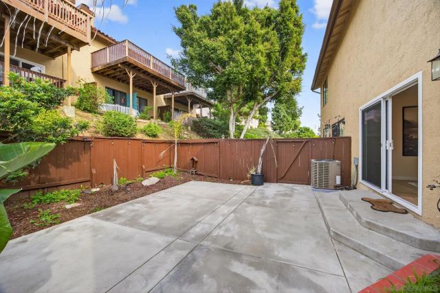 6992 Camino Degrazia, San Diego, CA 92111