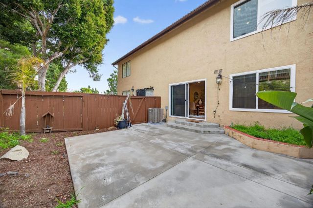 6992 Camino Degrazia, San Diego, CA 92111