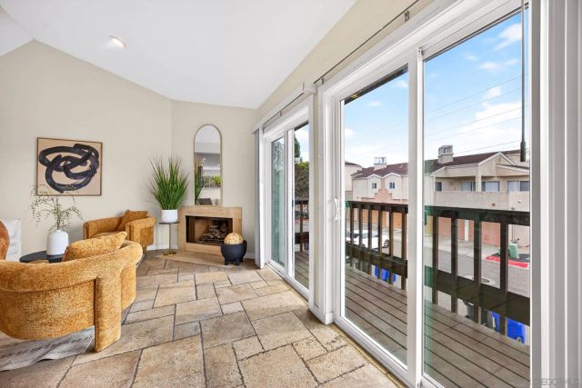 6992 Camino Degrazia, San Diego, CA 92111