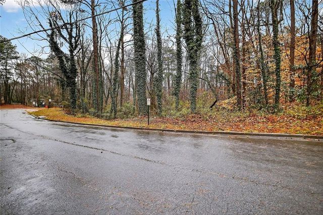 01 Glenview SW Drive, Atlanta, GA 30331