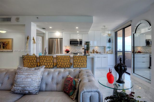 2555 Collins Ave 1400, Miami Beach, FL 33140