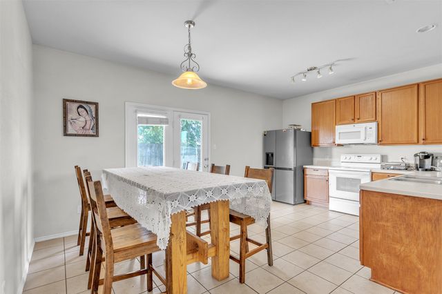 1620 Kawati Way, Krum, TX 76249