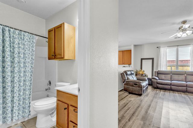 1620 Kawati Way, Krum, TX 76249