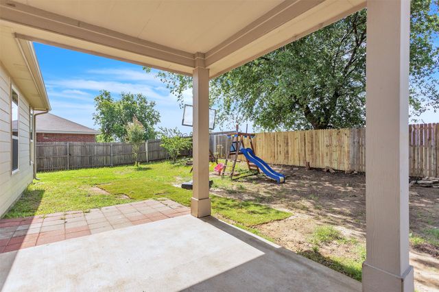 1620 Kawati Way, Krum, TX 76249