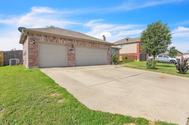 1620 Kawati Way, Krum, TX 76249