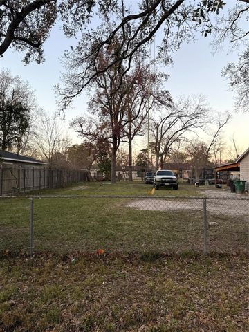 8135 Laura Koppe Road, Houston, TX 77028