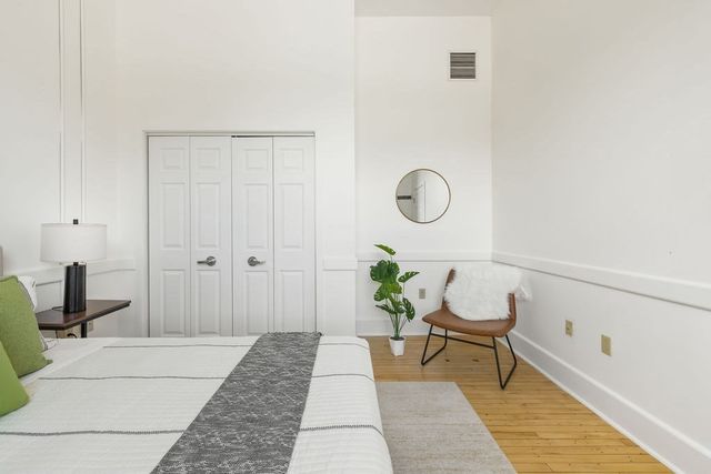 948 Main St 202, Waltham, MA 02453