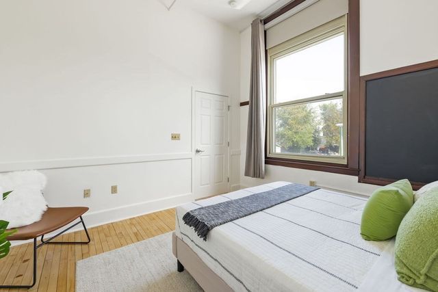 948 Main St 202, Waltham, MA 02453