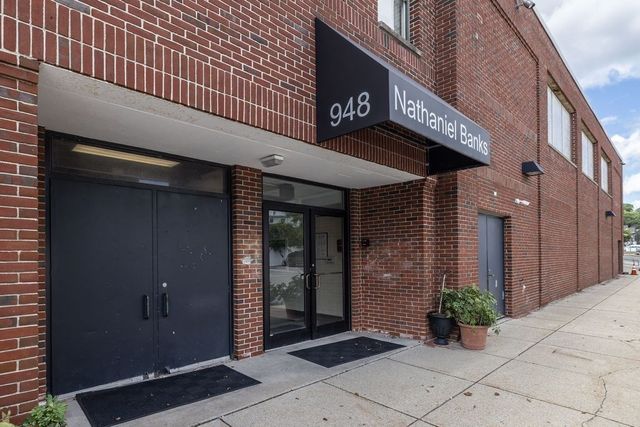 948 Main St 202, Waltham, MA 02453