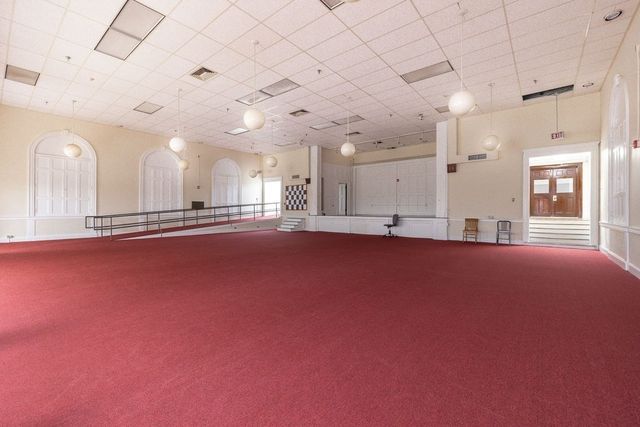 948 Main St 202, Waltham, MA 02453