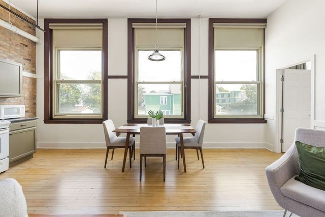948 Main St 202, Waltham, MA 02453