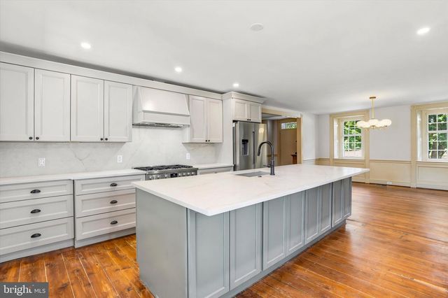 500 E MILL RD, Flourtown, PA 19031