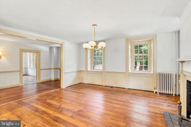 500 E MILL RD, Flourtown, PA 19031