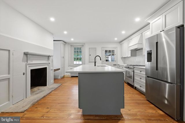 500 E MILL RD, Flourtown, PA 19031