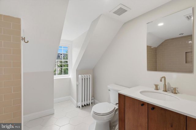 500 E MILL RD, Flourtown, PA 19031