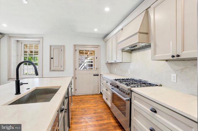 500 E MILL RD, Flourtown, PA 19031