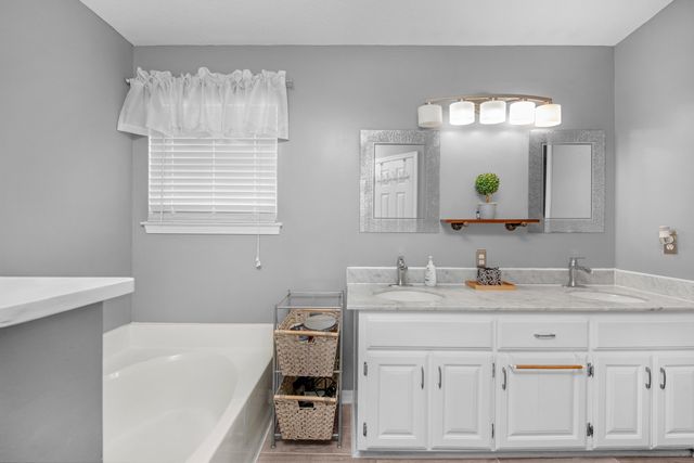 1775 Village Parkway, Gulf Breeze, FL 32563