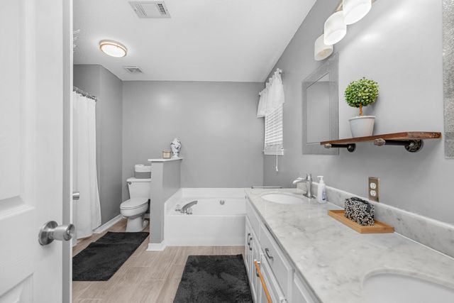 1775 Village Parkway, Gulf Breeze, FL 32563