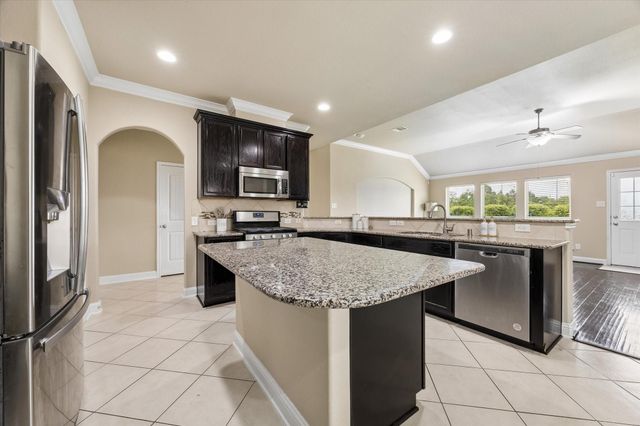 1521 Bluestone Edge Lane, Pearland, TX 77089