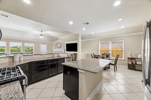 1521 Bluestone Edge Lane, Pearland, TX 77089