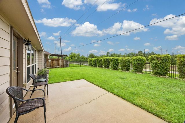 1521 Bluestone Edge Lane, Pearland, TX 77089