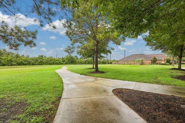 1521 Bluestone Edge Lane, Pearland, TX 77089