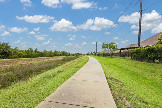 1521 Bluestone Edge Lane, Pearland, TX 77089