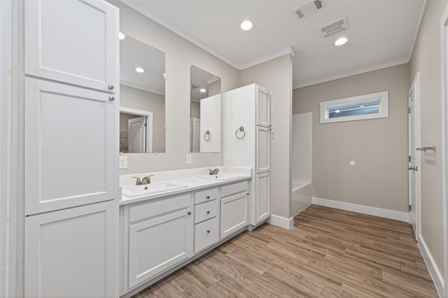 6605 Greenhurst Street, Houston, TX 77091