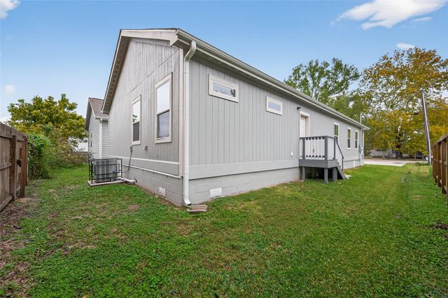 6605 Greenhurst Street, Houston, TX 77091