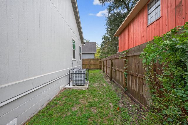 6605 Greenhurst Street, Houston, TX 77091