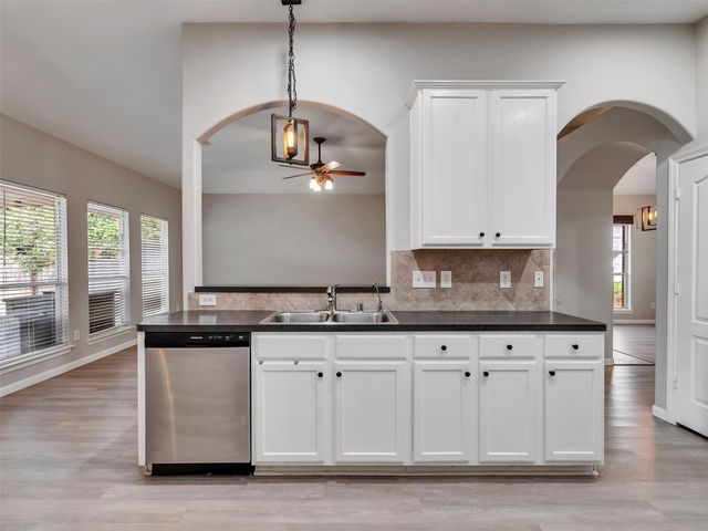 2310 Highland Crossing Drive, Conroe, TX 77304