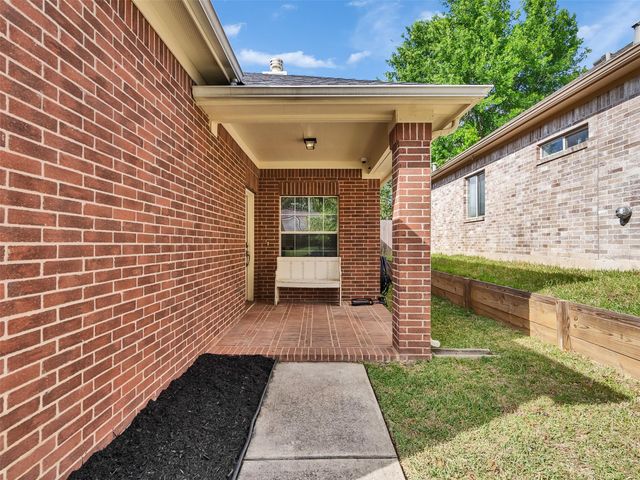 2310 Highland Crossing Drive, Conroe, TX 77304
