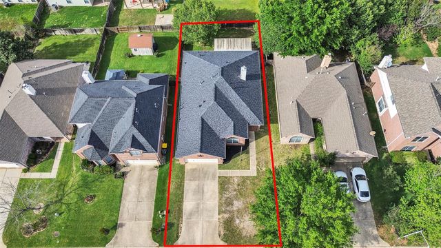 2310 Highland Crossing Drive, Conroe, TX 77304