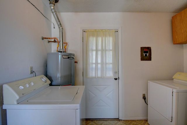 3947 Donald Road SW, Albuquerque, NM 87105