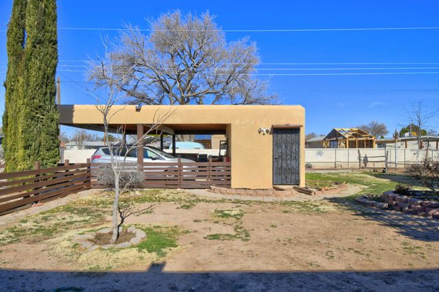 3947 Donald Road SW, Albuquerque, NM 87105